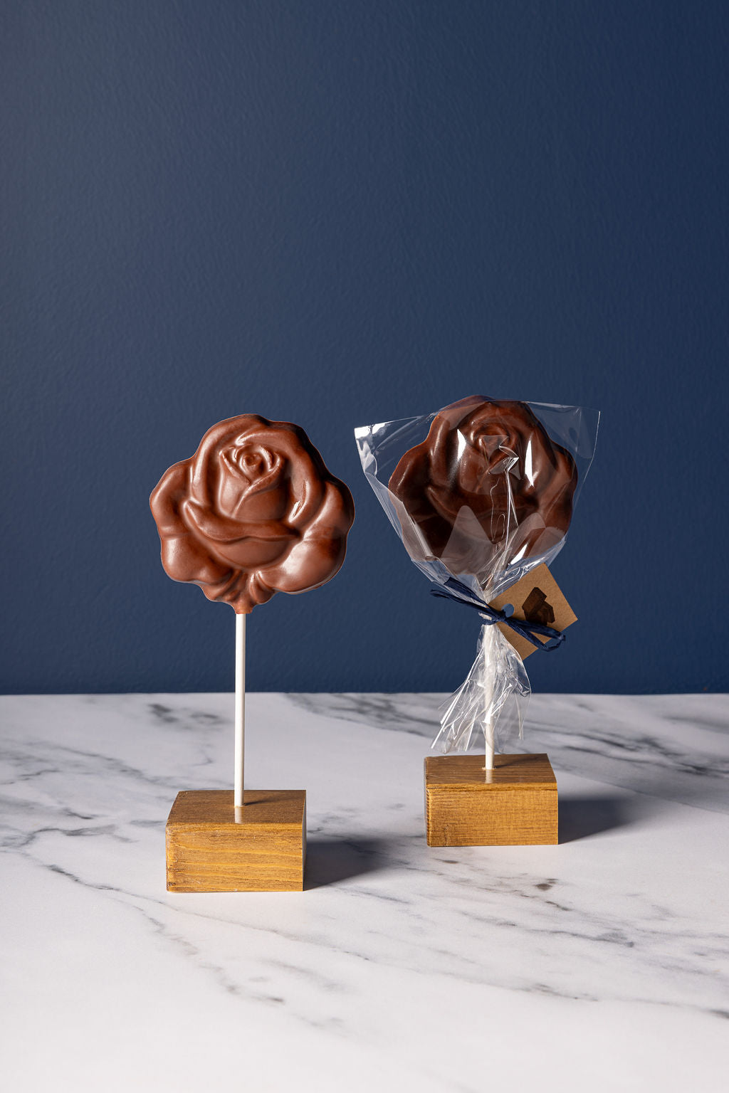 Vera Milk Chocolate Lollipops (30g)
