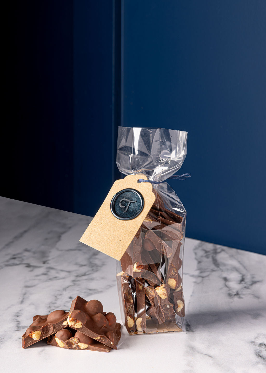 Caz Milk Chocolate & Hazelnuts (150g)